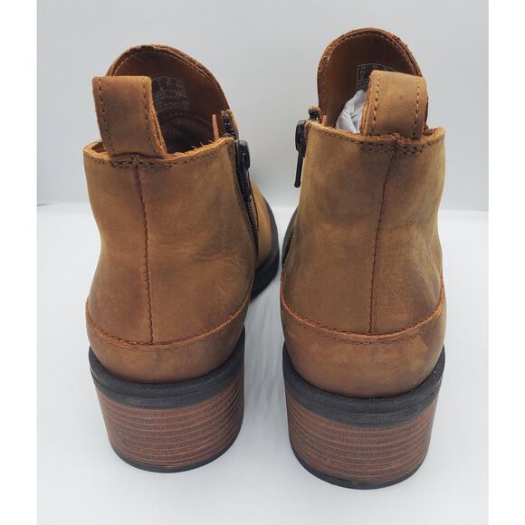 Clarks Womens Memi Zip Leather Bootie - Dark Tan, Size 7M EUC Scuffed